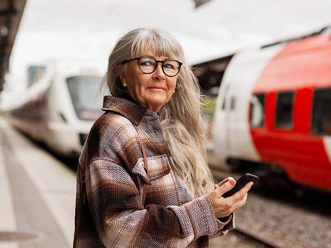 Står på perrongen